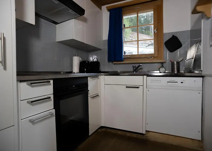 Haus 2 - Gemuetliches 5 Haus In Ruhiger Wohngegend Mit Garten * Laax