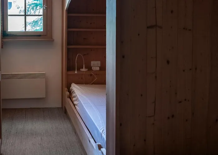 Haus 2 - Gemuetliches 5 Haus In Ruhiger Wohngegend Mit Garten Apartamento Laax